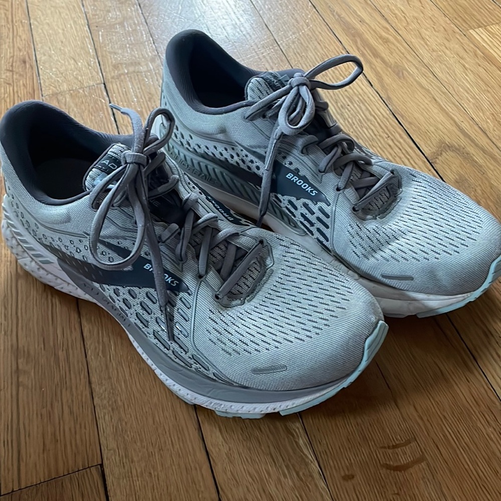 Brooks Adrenaline 21 Size 10